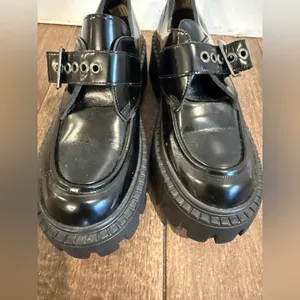 Steve Madden Henna Black Slip on Loafers with Buckle Detail Size 6M‎ thumbnail 3