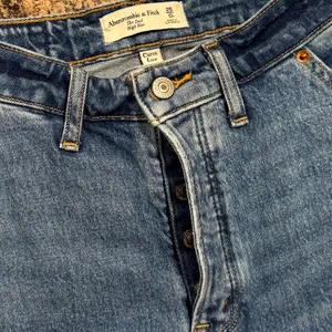 Abercrombie Curve Love Dad Jeans High Rise Button Fly Blue 25/0 90s Minimalist thumbnail 4