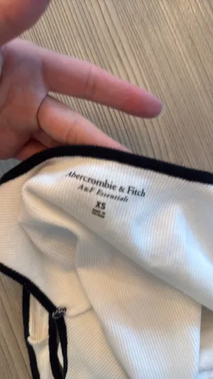 Abercrombie tank top thumbnail 2