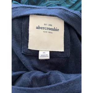 Abercrombie & Fitch Womens XL Navy Blue Long Sleeve Graphic Tee Moose Logo NY thumbnail 5