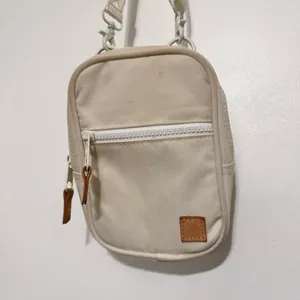 Thread Wallets Off White Crossbody Bag thumbnail 3