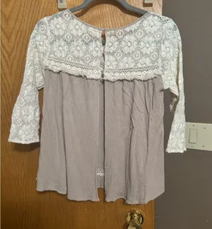 Brownish mauve color Umgee blouse open back size small lace top. thumbnail 3