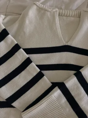 Amazon Sweater Striped thumbnail 3