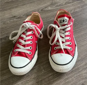 Converse All Star‎ Red Canvas Low Top Sneakers Women's Size 7 thumbnail 1