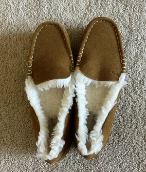 UGG Slippers thumbnail 1