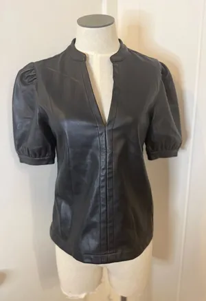 Steve Madden Black Faux Leather Puff Sleeve Blouse Sz XS thumbnail 1