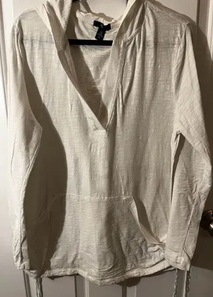 Gap Women's V-Neck Long Sleeve Lightweight Pullover Hoodie with Adjustable Sides thumbnail 2