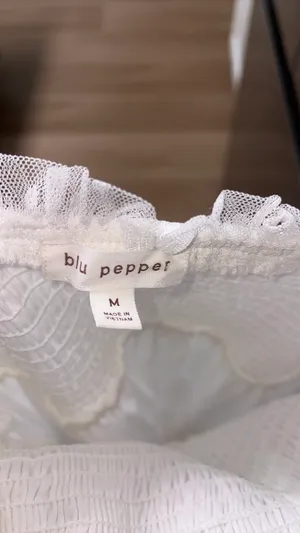 Blu Pepper Boutique White Dress Medium thumbnail 7