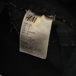 H & M Dark Gray Super Skinny Ultra High Rib Maternity Skinny Jeans Size 4 thumbnail 8