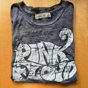 A&F Pink Floyd graphic tshirt thumbnail 2