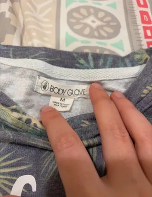 Body Glove Long Sleeve Shirt thumbnail 2