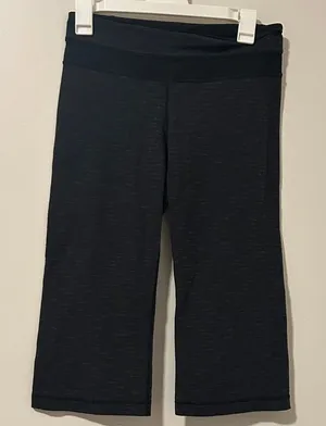 Lululemon Capris Leggings Black and Gray Size 6 thumbnail 1