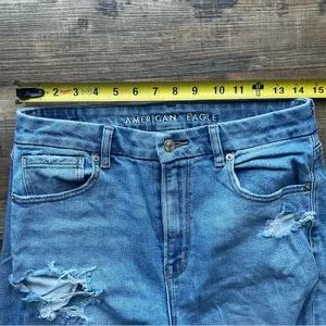 American Eagle Womens Curvy Mom Jeans Light Wash Distressed High Rise Size 8 Reg thumbnail 3