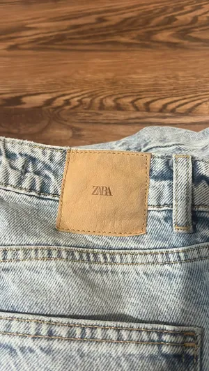 ZARA Jeans Straight High-Rise Light Wash Leg Raw Hem thumbnail 6