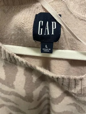 Gap Sweater thumbnail 3