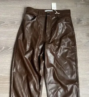 NEW Abercrombie & Fitch Vegan Leather 90s Straight Pant thumbnail 6