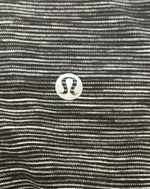 Lululemon shorts thumbnail 3