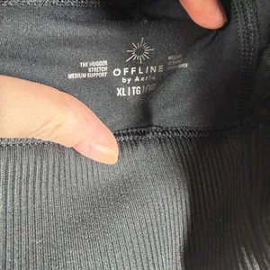 Aerie‎ Offline Black The Hugger Medium Support Racerback Sports Bra thumbnail 2