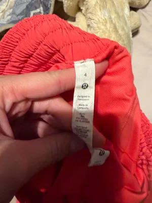 Lululemon Hotty Hot 4" thumbnail 3