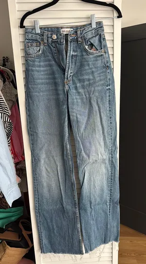 ZARA Jeans High-Rise thumbnail 1