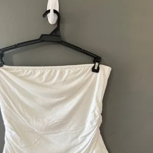 PrettyGarden Womens White Ruched Asymmetrical‎ Strapless Tube Top Size M thumbnail 2