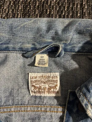Levi’s Trucker Denim Jacket Light Wash Size Small thumbnail 4