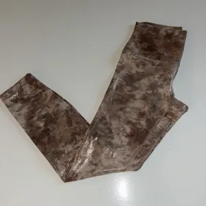 Lululemon Rose Gold Metallic Patterned Foil Leggings Comfortable Casual size 4 thumbnail 2
