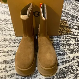 UGG Classic Dipper Stretch Boots thumbnail 3