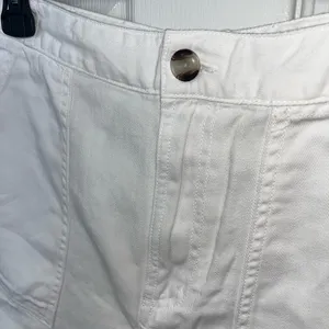 Universal Threads Target White Jean Shorts thumbnail 3