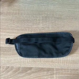 Black RFID Belt Bag with Streamlined Design for Everyday Use thumbnail 4