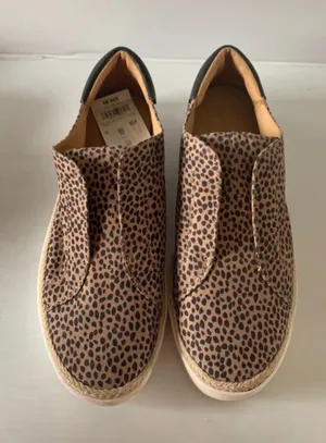 Size 11 slip on espadrilles shoes thumbnail 2