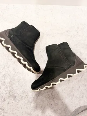 Sorel Kinetic Short Black Suede Faux Fur Lined Ankle Boots NL3128-010 Womens 6.5 thumbnail 2