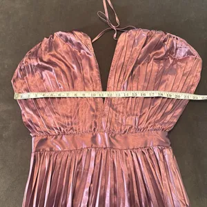 Women’s Lightweight Pleated Satin Midi Dress V-Neck Short Sleeve Size L thumbnail 10