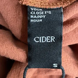 Cider NWT  Ruffle Button Up Knotted Cropped Tank Top Brown Size Small thumbnail 7