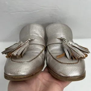 Aquatalia Size 10 Stella Metallic Tumbled Mules Platinum Women's Tonal Tassels thumbnail 10