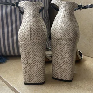 Chelsea & Violet heel sandals thumbnail 4