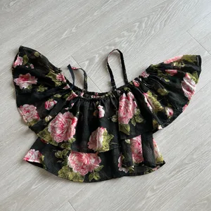 Kimchi Blue Top Womens Extra Small Floral Cropped Off The Shoulder With Straps thumbnail 4