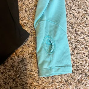 PINK Victoria's Secret Two-Tone Athletic Long Sleeve Top‎ Thumb Holes Mint Black thumbnail 2
