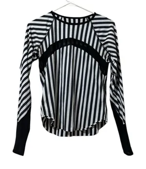 Lululemon‎ Women's Size Measured Water Sun Runner Long Sleeve Striped Top Preppy thumbnail 1