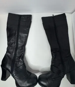 Born Black Leather Zip Up Boots Size 8.5 thumbnail 2