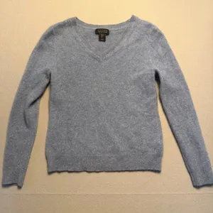 Tahari V-Neck 100% 2-Ply Cashmere Sweater Light Blue Women Size L thumbnail 1