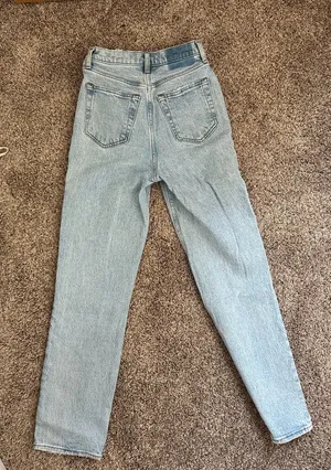 Abercrombie Ultra High-Rise 90s Straight thumbnail 2