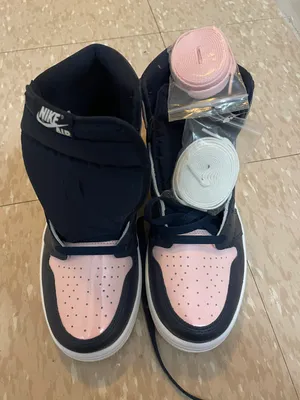 Nike Wmns Air Jordan 1 Retro High OG SE 'Bubble Gum' - Size 11 brand new will come in a replacement box thumbnail 7