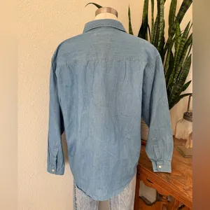Vintage Woolrich Chambray Shirt M – Embroidered Barn Fall‎ Farmhouse Scene thumbnail 3
