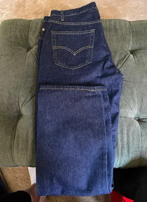 Straight-Leg Jeans thumbnail 1