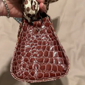 NWT Comely brown faux alligator handbag polka dot scarf that matches the lining thumbnail 10