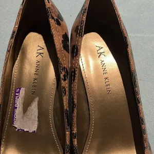 Anne Klein Leopard‎ Print Heels Size 6 B35 thumbnail 4