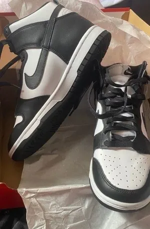 Nike High top Panda Dunks thumbnail 1