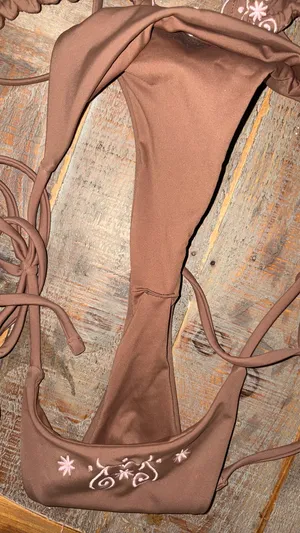 Frankies Bikinis Set thumbnail 3