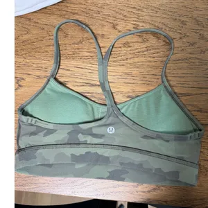 Green Camo Size 6 Lululemon Flow Y Sports Bra Nulu B/C Cup thumbnail 4